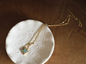 Louis Vuitton LV Amazonite Collar de flor única-3614