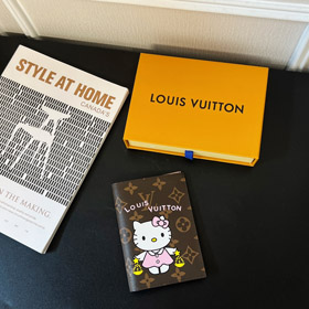 Louis Vuitton LV Animación Patrón Pasaporte-3654