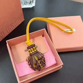 MIUMIU cuero borla flor bolsa cuerda colgante-3668