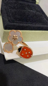 Van Cleef & Arpels Lucky Ladybug Tulip Anillo abierto-3685