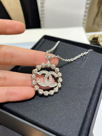 Chanel oro completo diamante doble C hueco collar redondo-3748