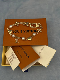 Louis Vuitton LV negro encanto resina perla en forma de corazón flor colgante cadena bolsa decoració