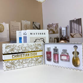 Dior Perfume de Navidad Dorado de Cuatro Piezas-3449