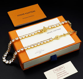 Louis Vuitton LV incrustado con letras de diamante y flores pulsera-4014